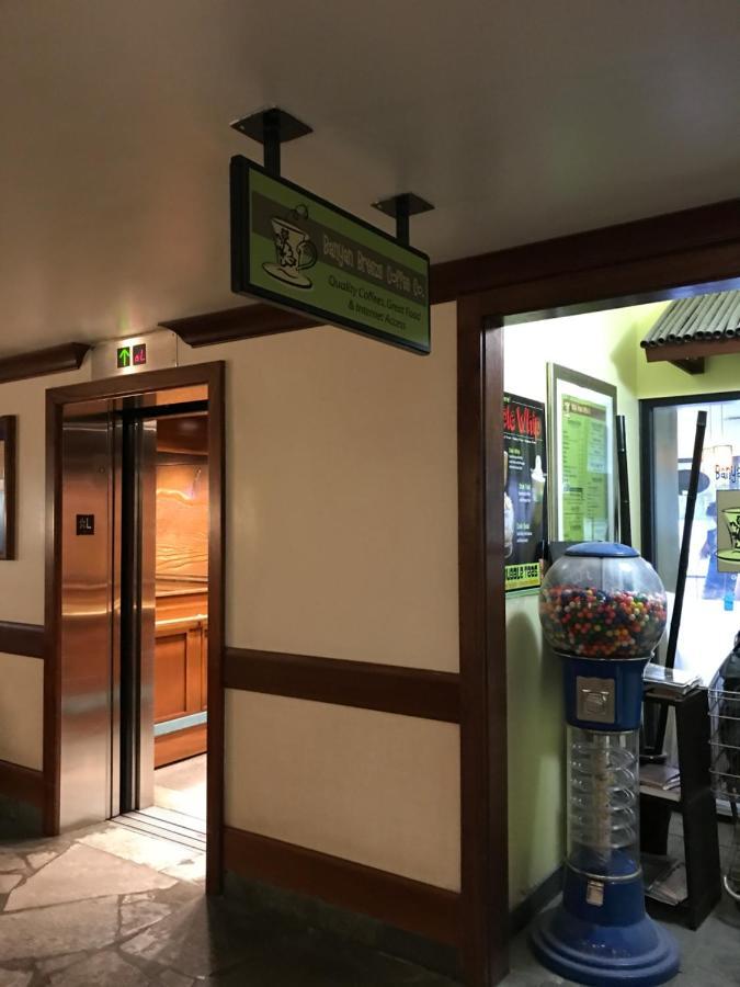 Waikiki Banyan Apartment Хонолулу Екстериор снимка